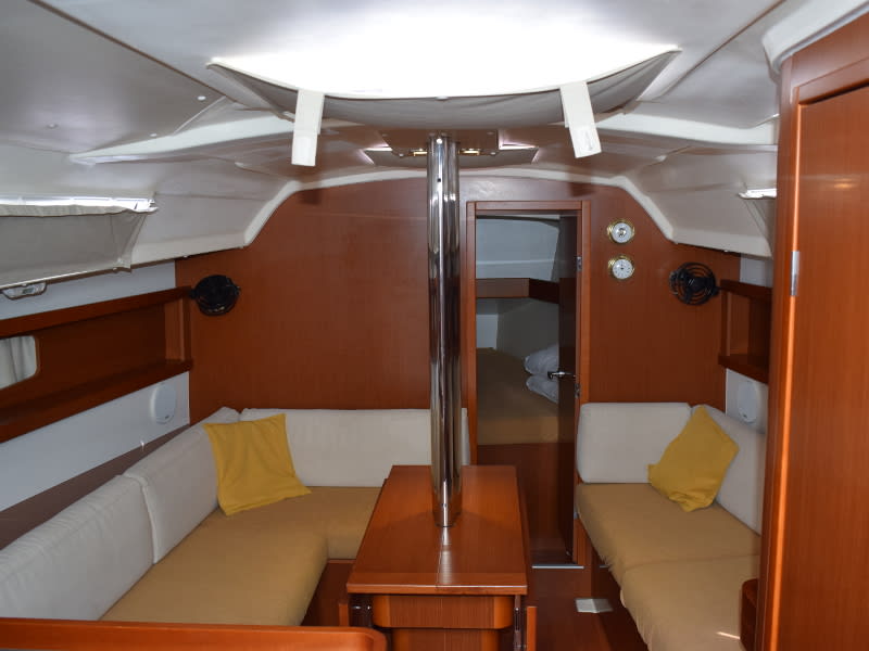 Izar Oceanis 34 moored at Carloforte