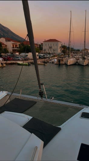 Kebitree Isla 40 vor Anker in Palairos / Marina Paleros