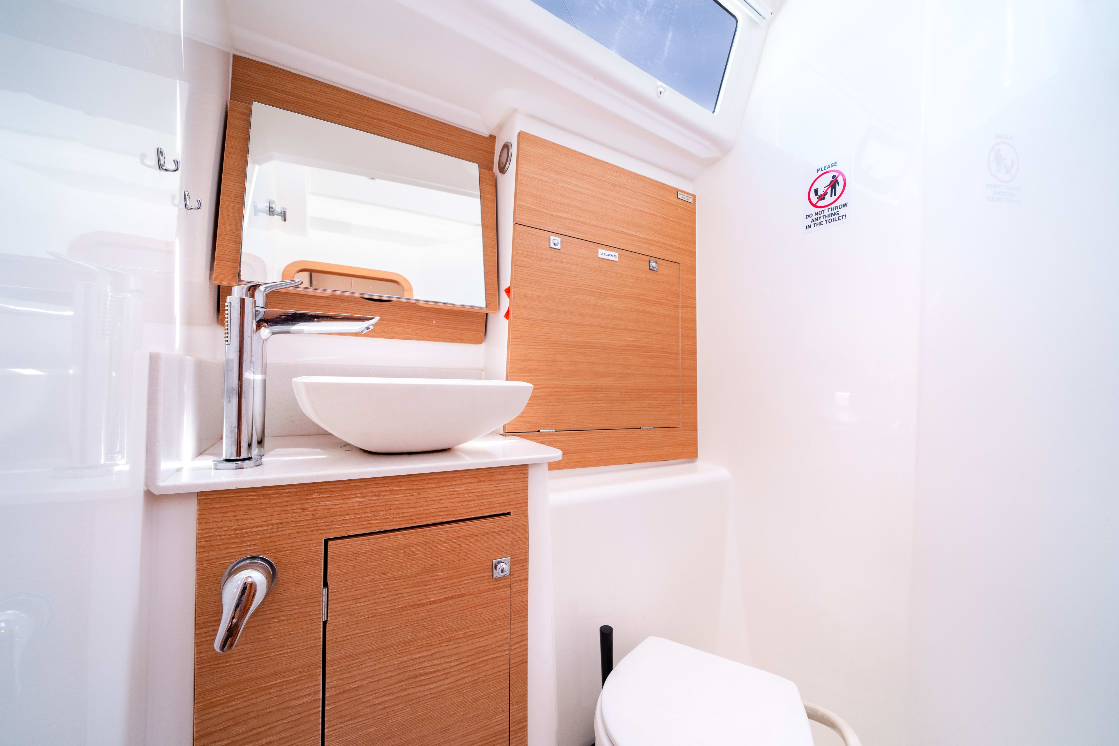 DIONI Dufour 460 Grand Large біля причалу Rhodes New Marina