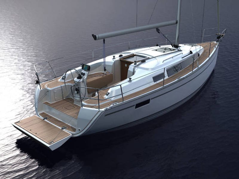 Leeroy Bavaria Cruiser 33 moored at Lemmer