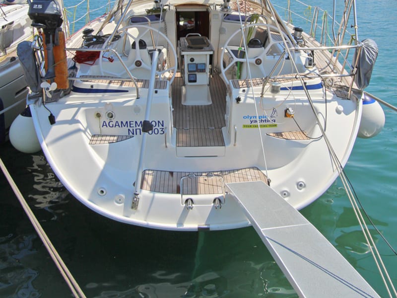 Agamemnon Bavaria 50 Cruiser біля причалу Lavrion Main Port