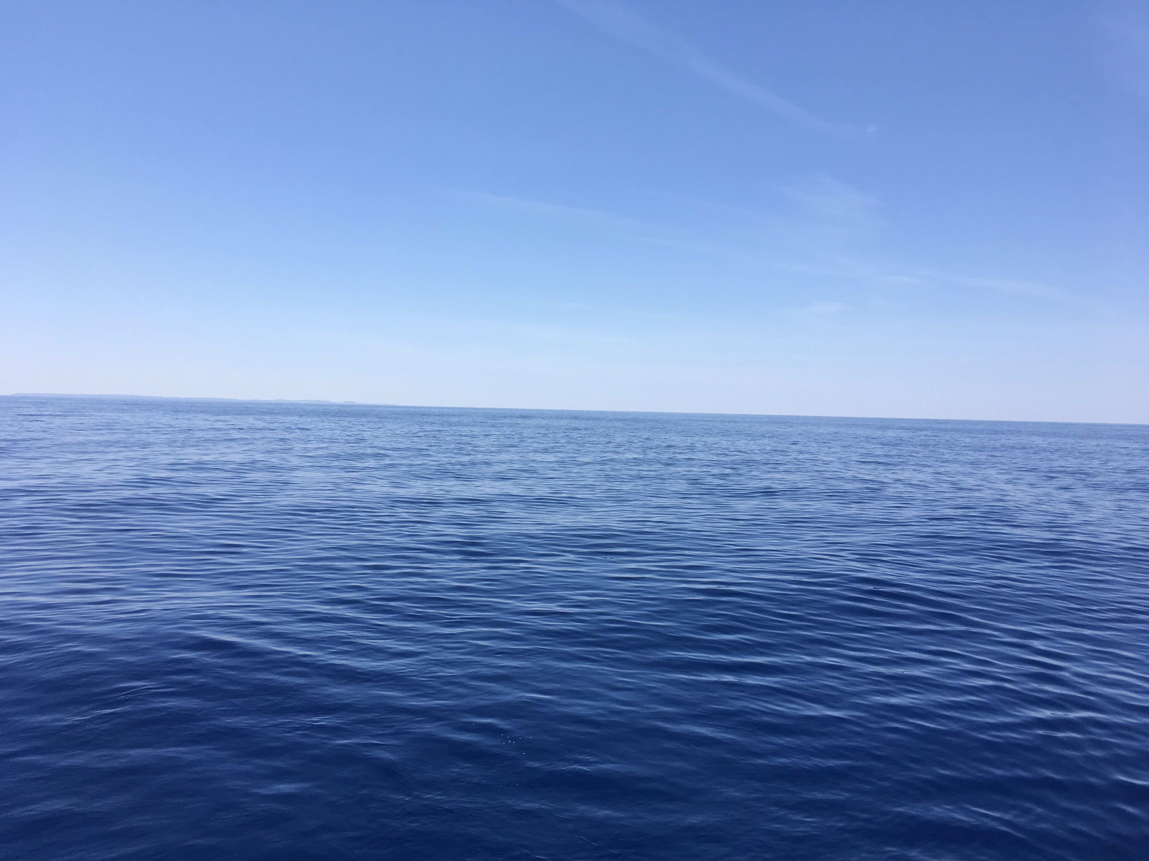 INVICTUS Dufour 56 Exclusive amarrado en Capo d'Orlando Marina