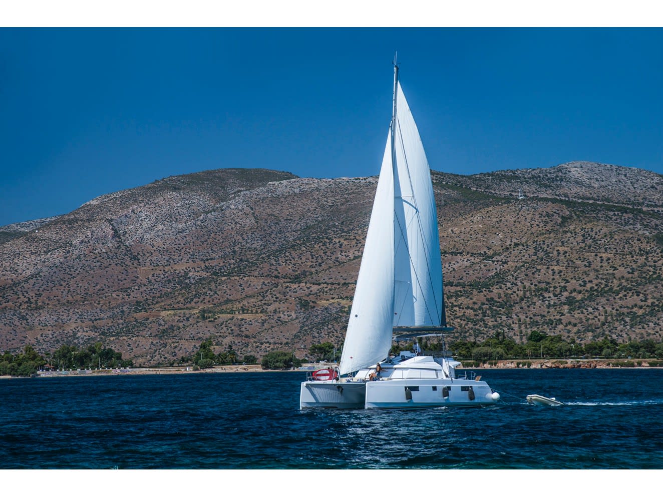 ODYSSEY Nautitech 46 Fly біля причалу Lavrion / Olympic Marina