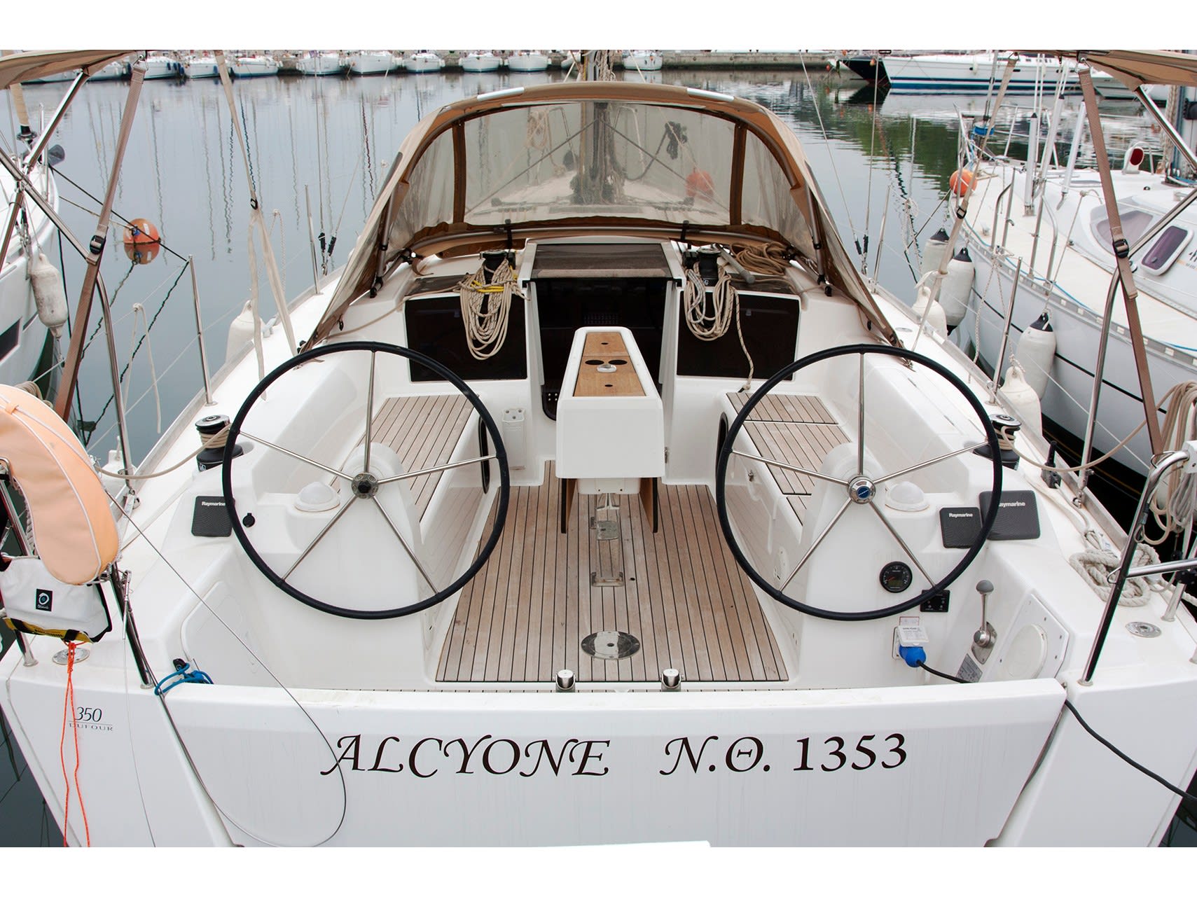 Alcyone Dufour 350 Grand Large vor Anker in Nikiti - Chalkidiki / Nikiti