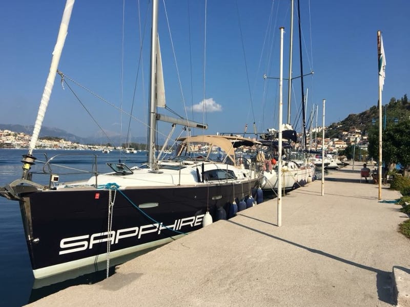 Sapphire Oceanis 40 біля причалу Zakynthos / Zante