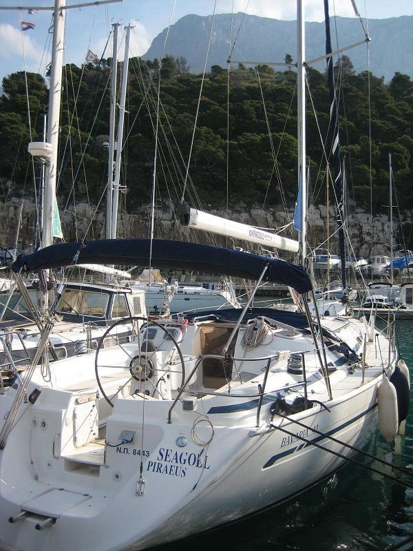 SEAGOLL Bavaria 41 біля причалу Marina Punat