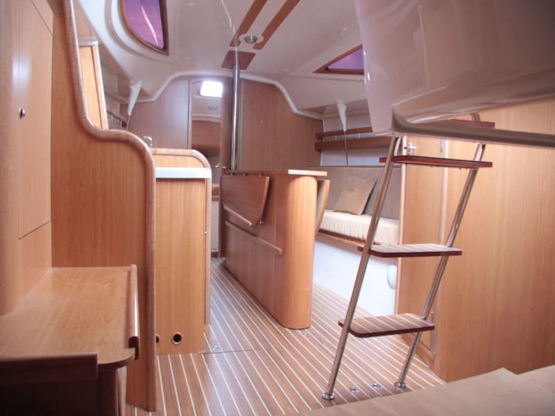 AURORA Maxus 28 Standard moored at AZS Wilkasy