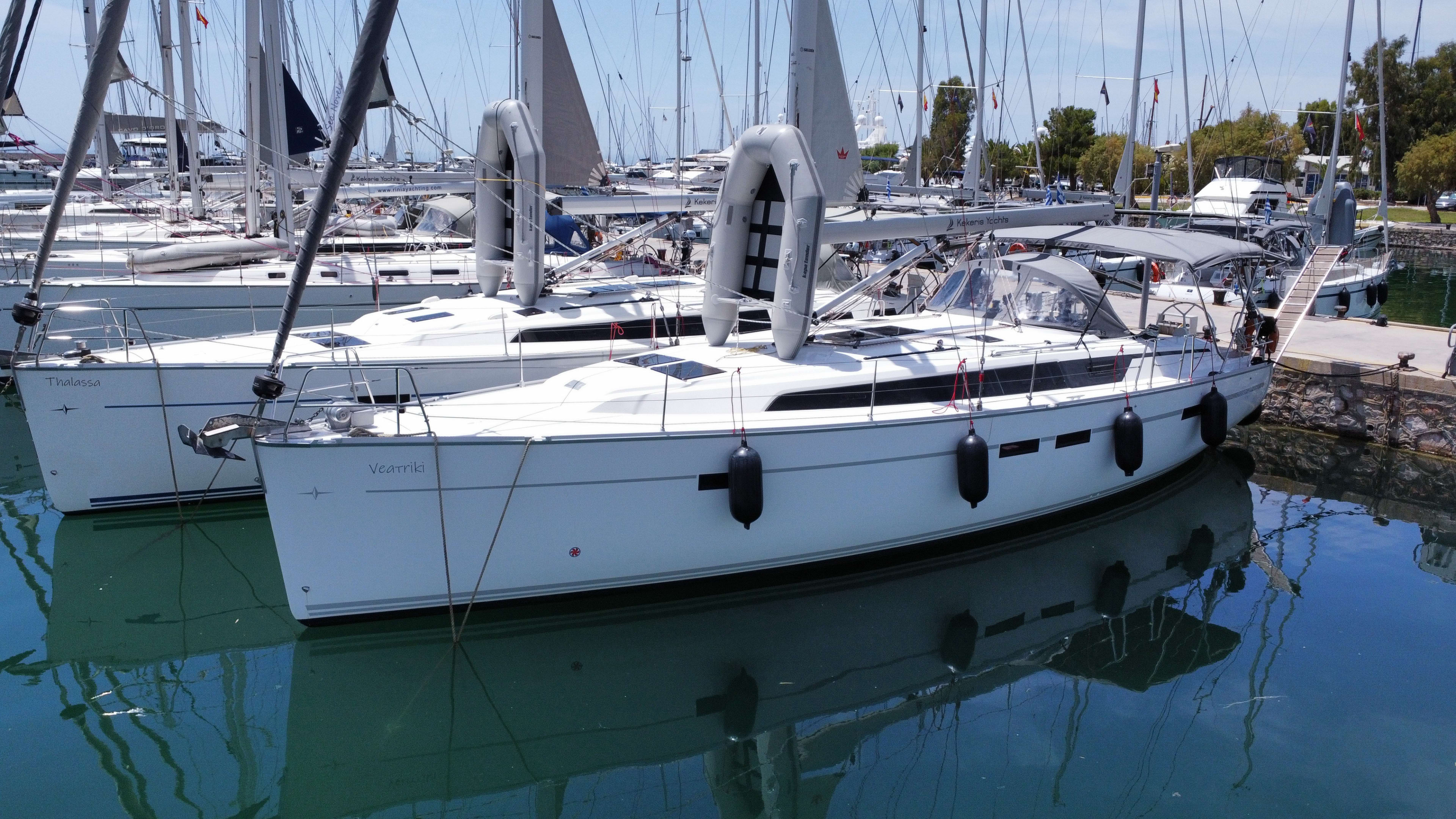 S/Y Veatriki Bavaria Cruiser 46 Style vor Anker in Athens / Alimos Marina