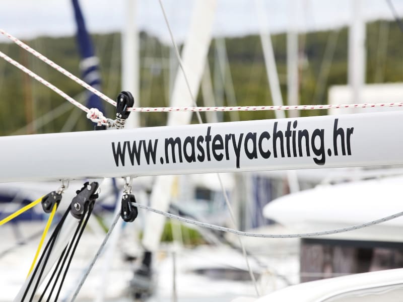 IDILA Oceanis 35.1 vor Anker in Sukošan / D-Marin Dalmacija Marina