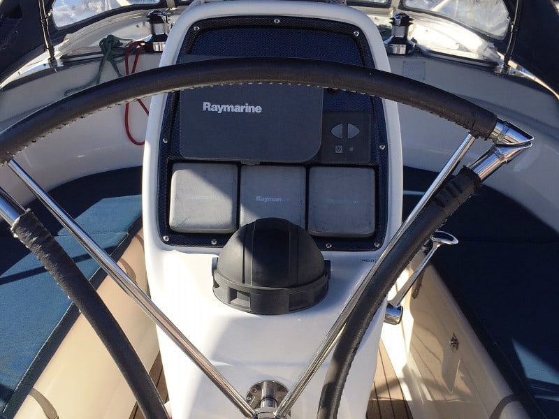 Skippy Bavaria 34 Cruiser біля причалу Primošten / Marina Kremik
