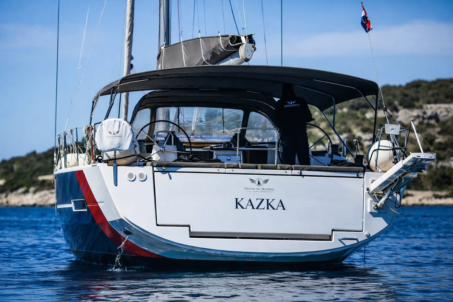 KAZKA Dufour 56 Exclusive amarrado en Primošten / Marina Kremik