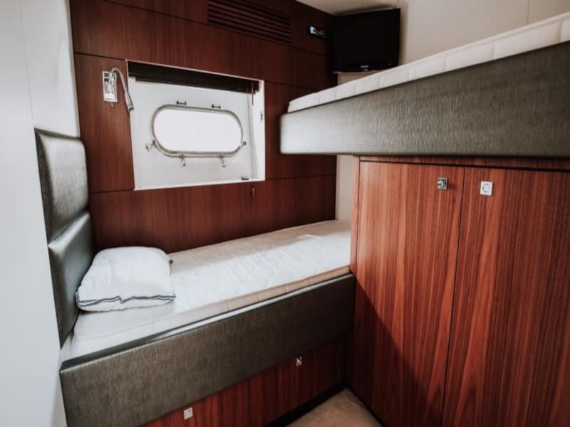 Marita Sunseeker 64 amarrado en Seget Donji / Marina Baotić