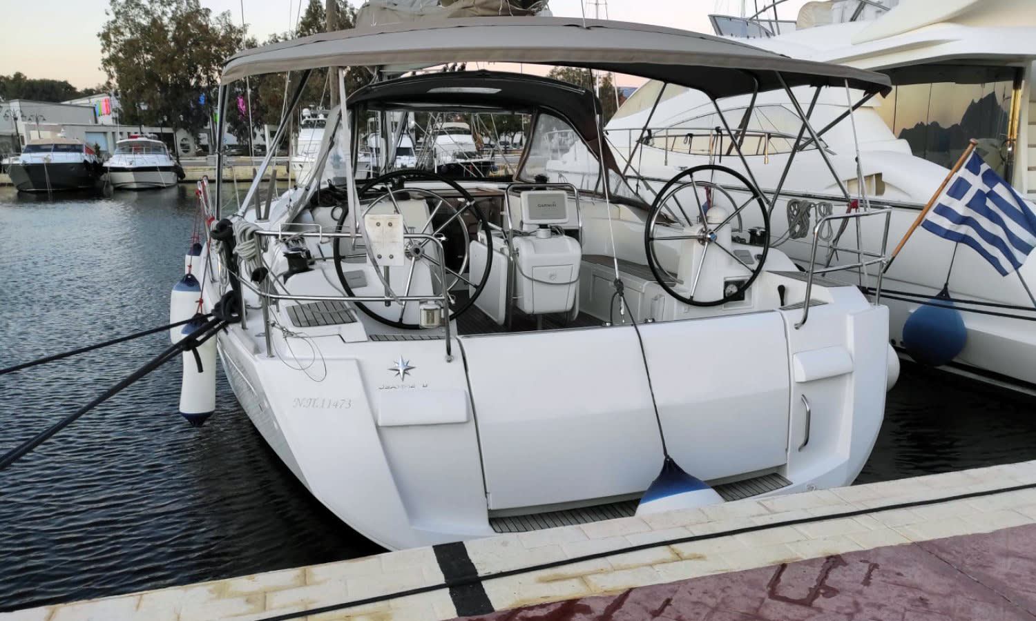 Joy Sun Odyssey 479 біля причалу Elefsina / Marina Eleusis