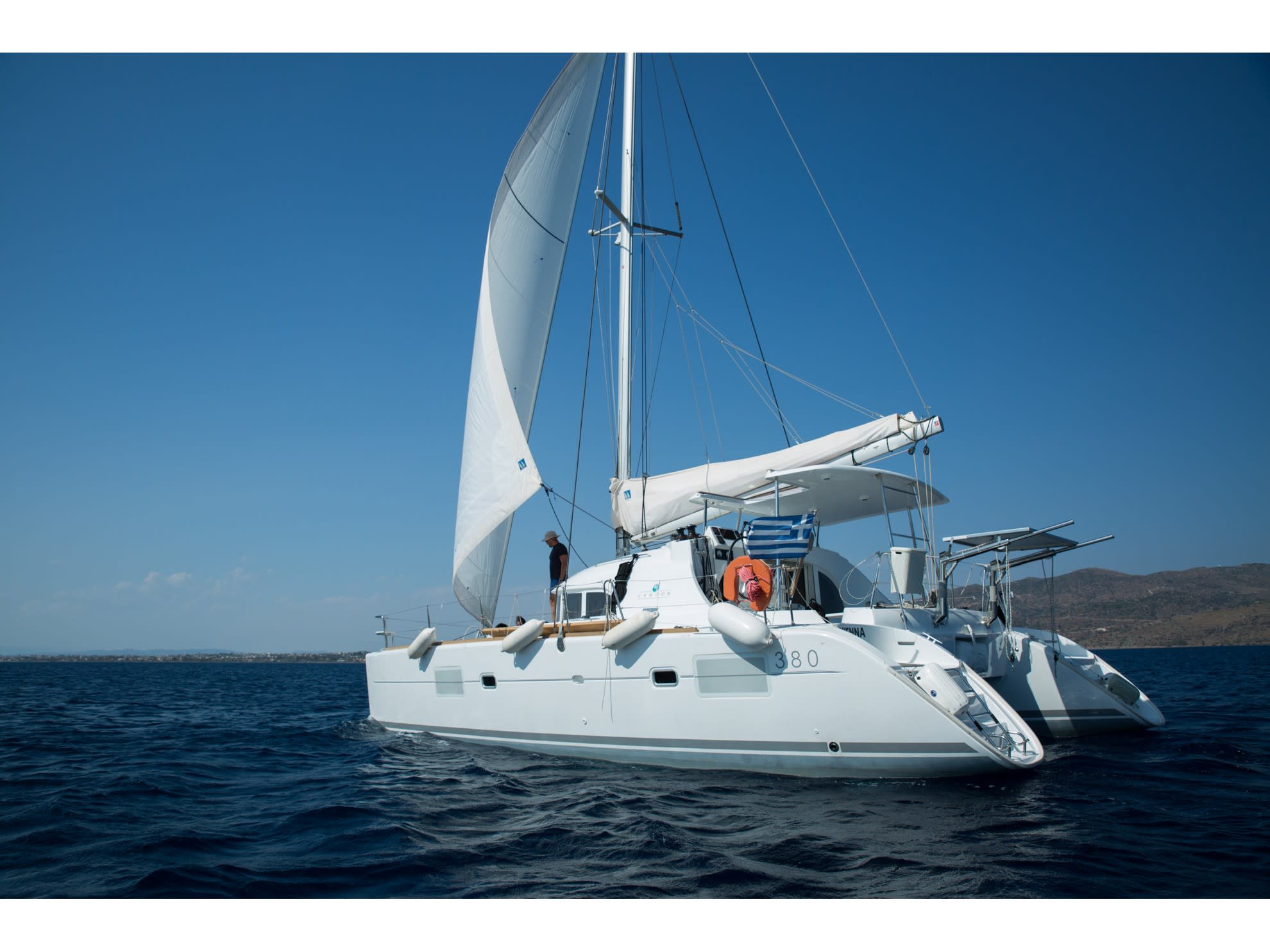 Vienna Lagoon 380 S2 vor Anker in Preveza Main Port