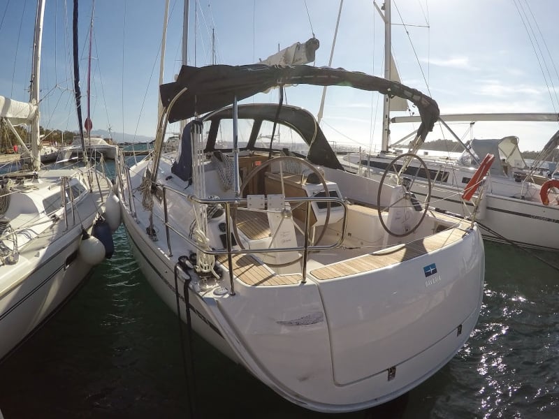 Lady Ann Bavaria 37 amarrado en Kiato