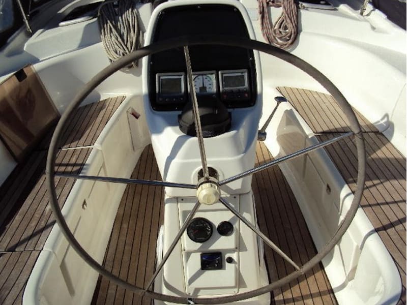 Marja Bavaria 39 Cruiser біля причалу Pula / Trget Port