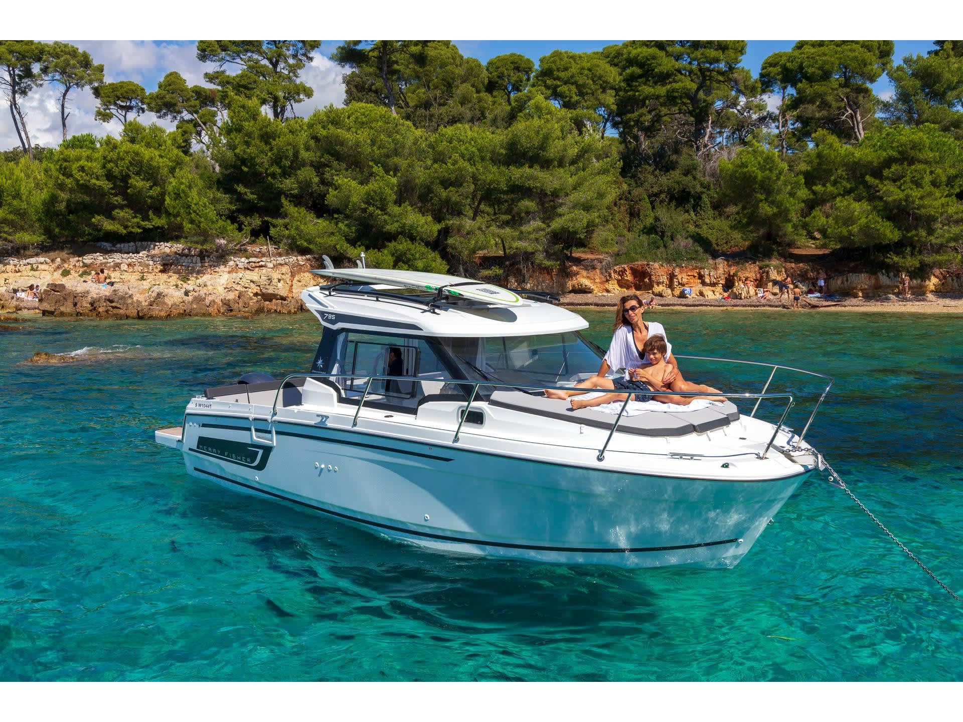Merry Fisher Merry Fisher 795 vor Anker in Port of Vodice