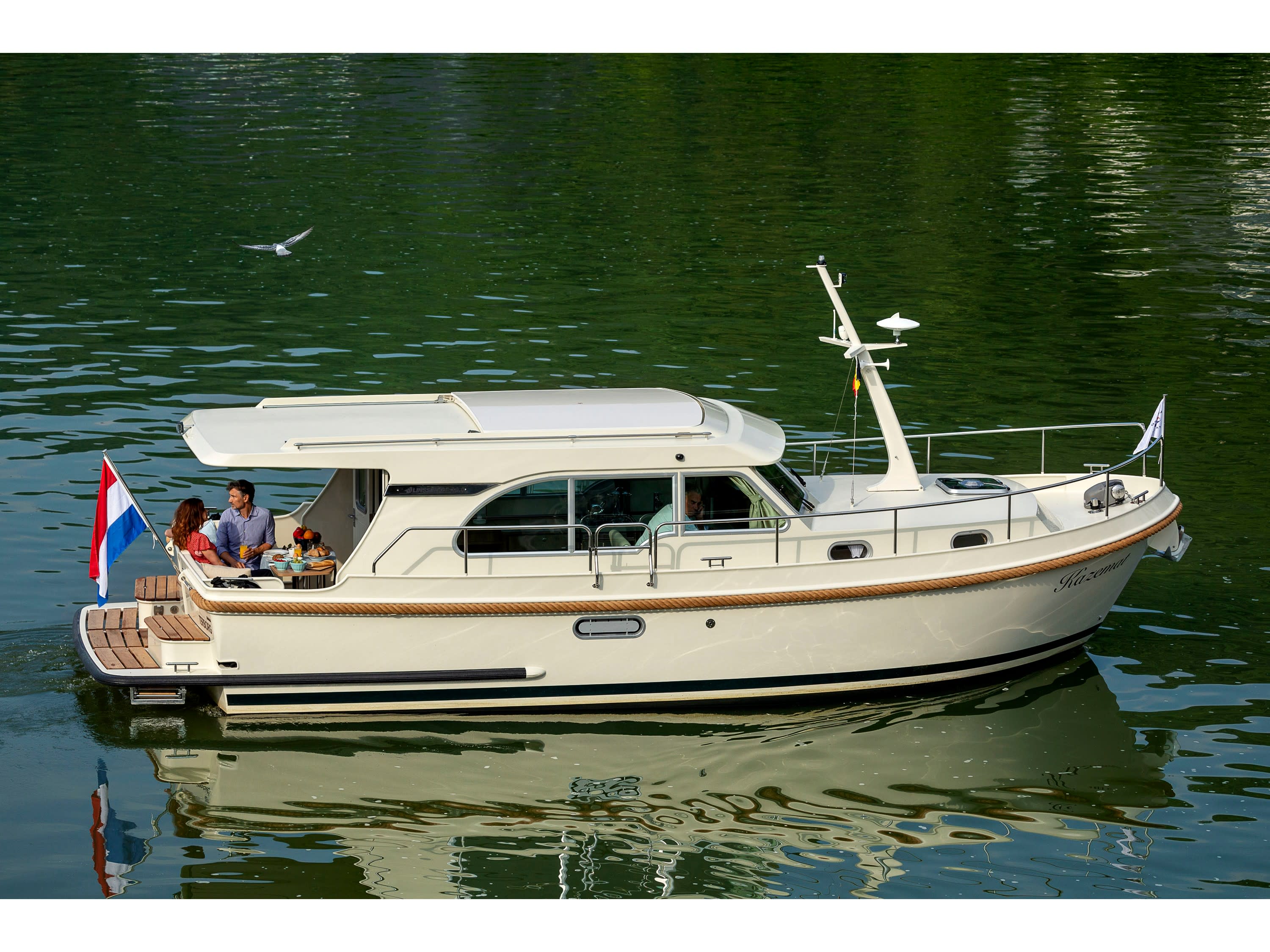 Station Racour Linssen Grand Sturdy 30 vor Anker in Kinrooi / Jachthaven De Spaanjerd