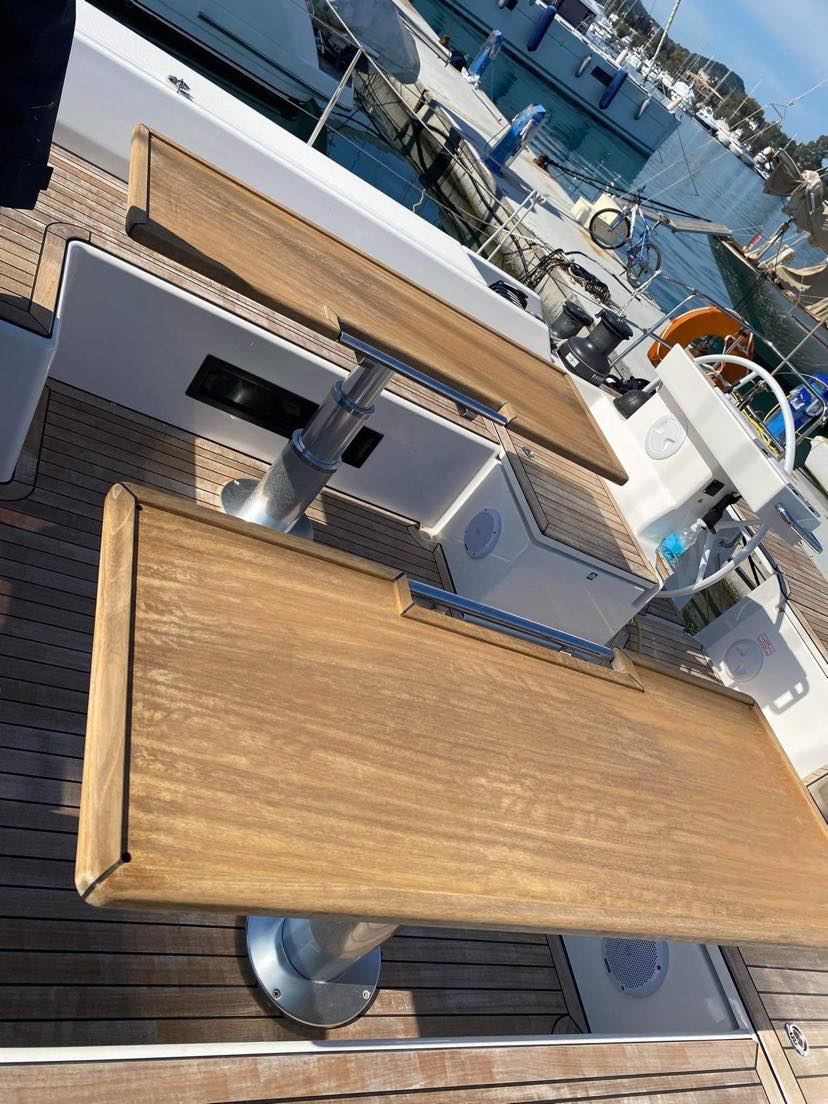 Bavaria C57 amarrado en D-Marin Marina Gouvia