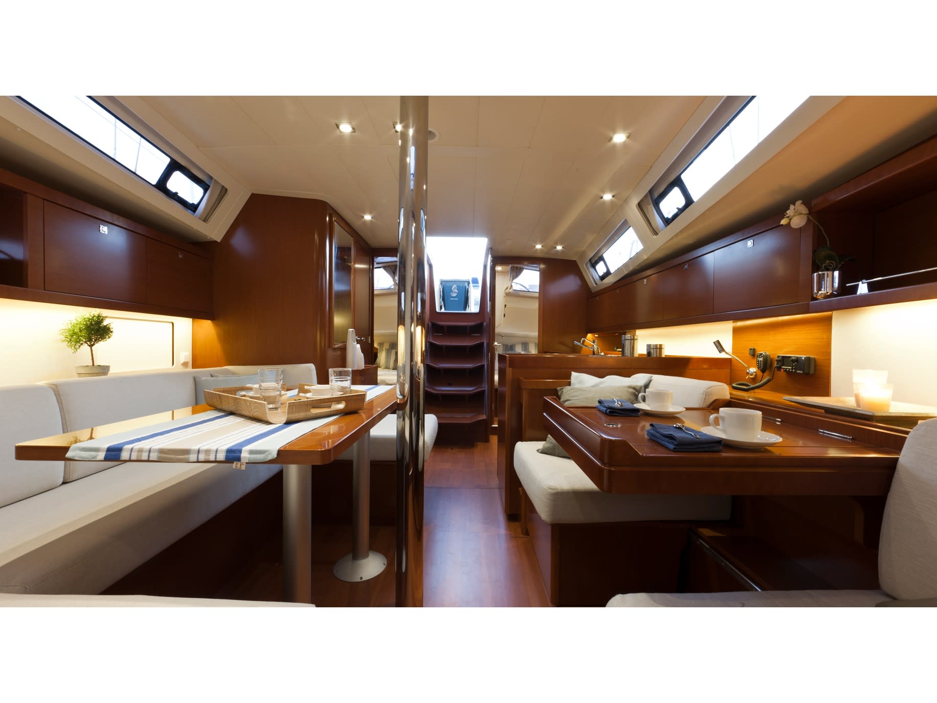 BELEZA - | AC | Bowthruster | Solar P Oceanis 41 біля причалу Lefkada / D-Marin Marina Lefkas