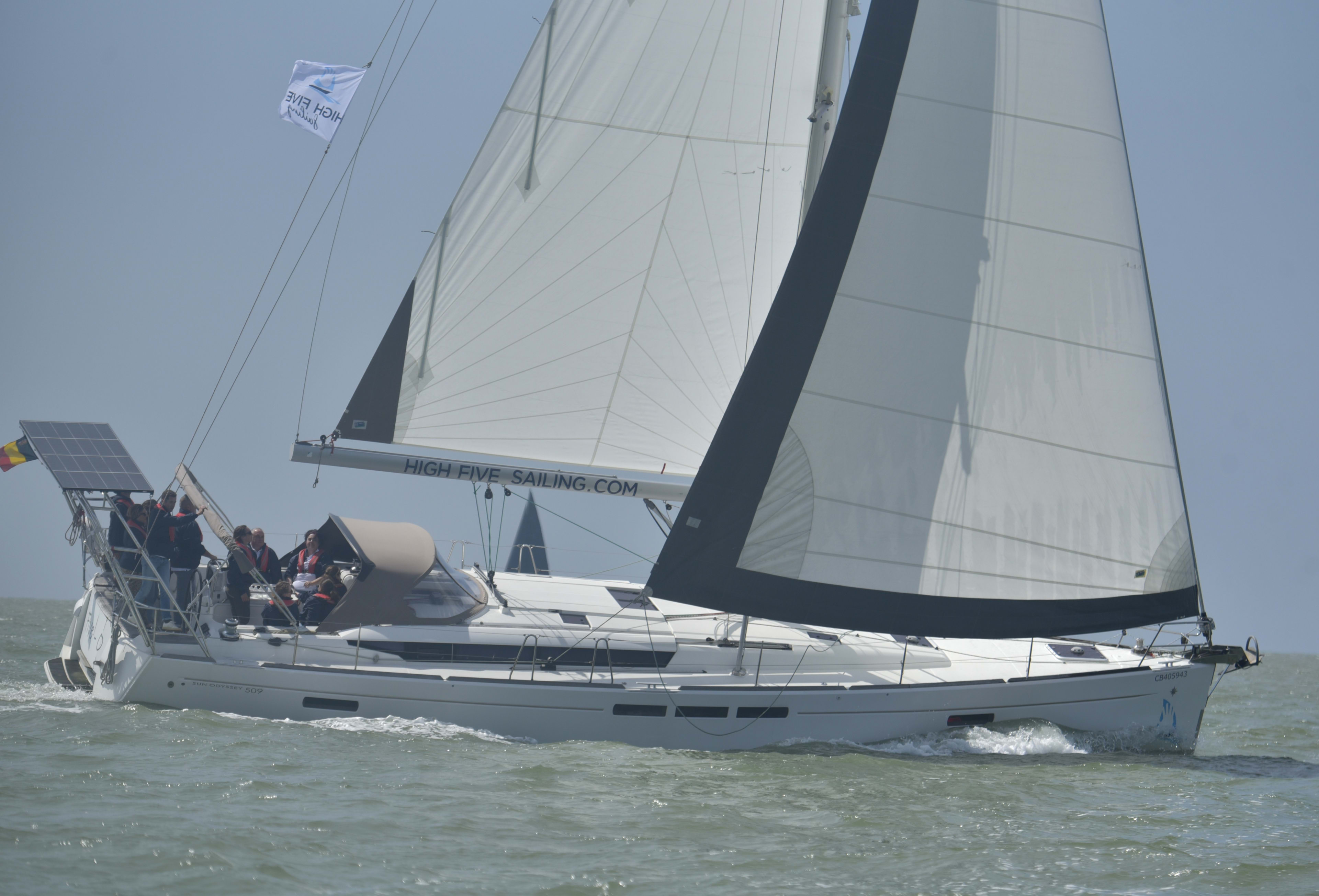 Five O Sun Odyssey 509 біля причалу VVW-Nieuwpoort
