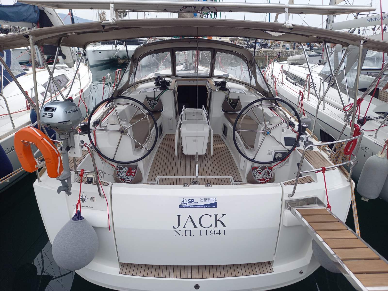 JACK Sun Odyssey 479 біля причалу Athens / Alimos Marina