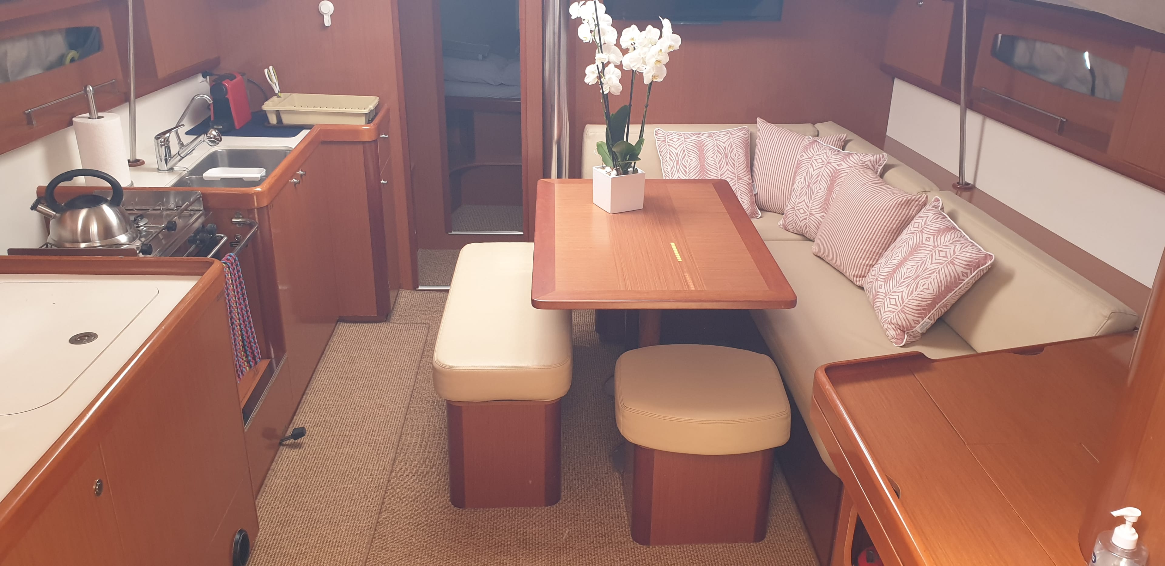 Sail La vie Oceanis 46 moored at Athens / Alimos Marina