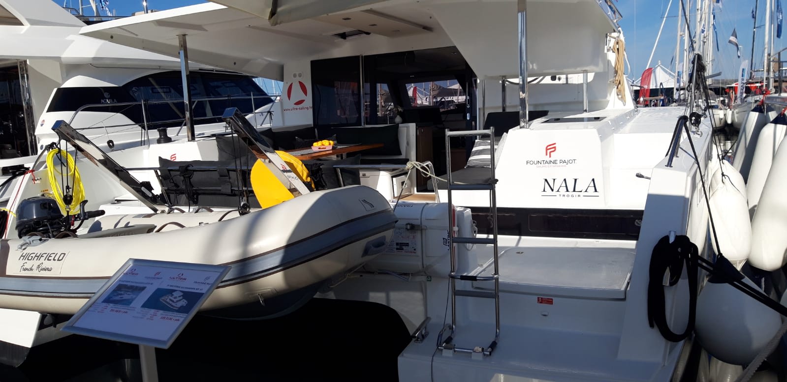 NALA Lucia 40 vor Anker in Seget Donji / Marina Baotić