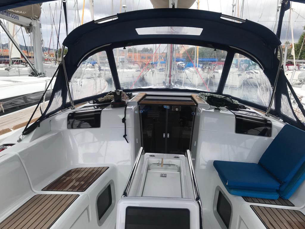 Alboran Limoncello (Las Galletas) Sun Odyssey 419 біля причалу Las Galletas / Marina del Sur