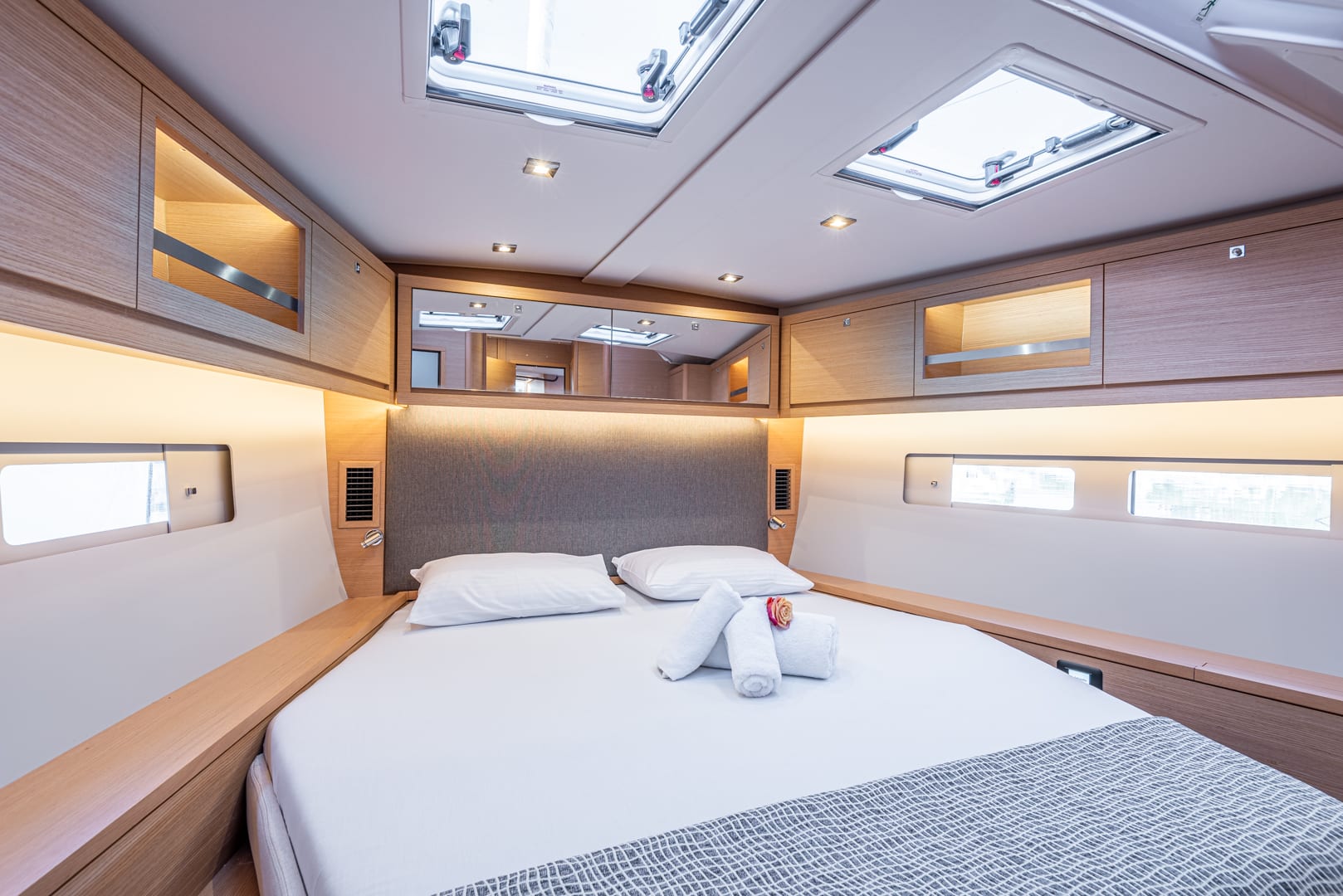 ARTEMIDE Dufour 530 amarrado en Capo d'Orlando Marina