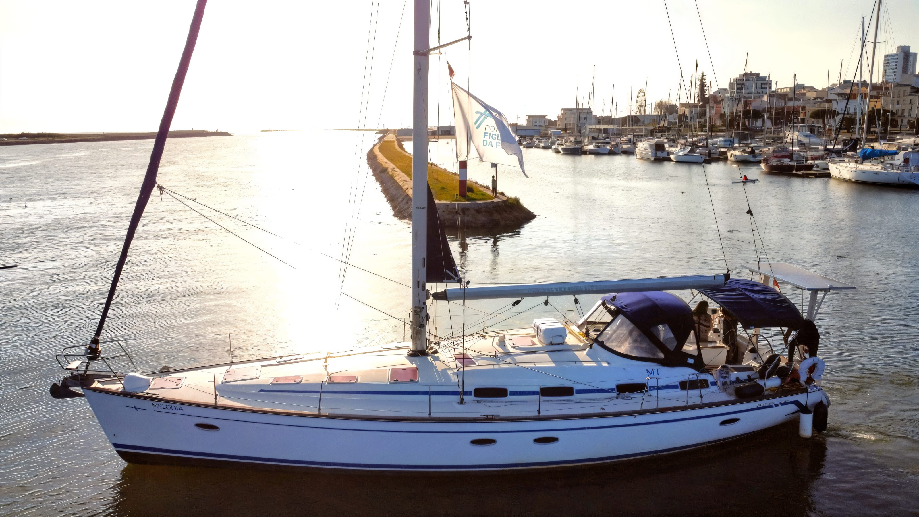 Melodia Bavaria 50 Cruiser біля причалу Horta Marina