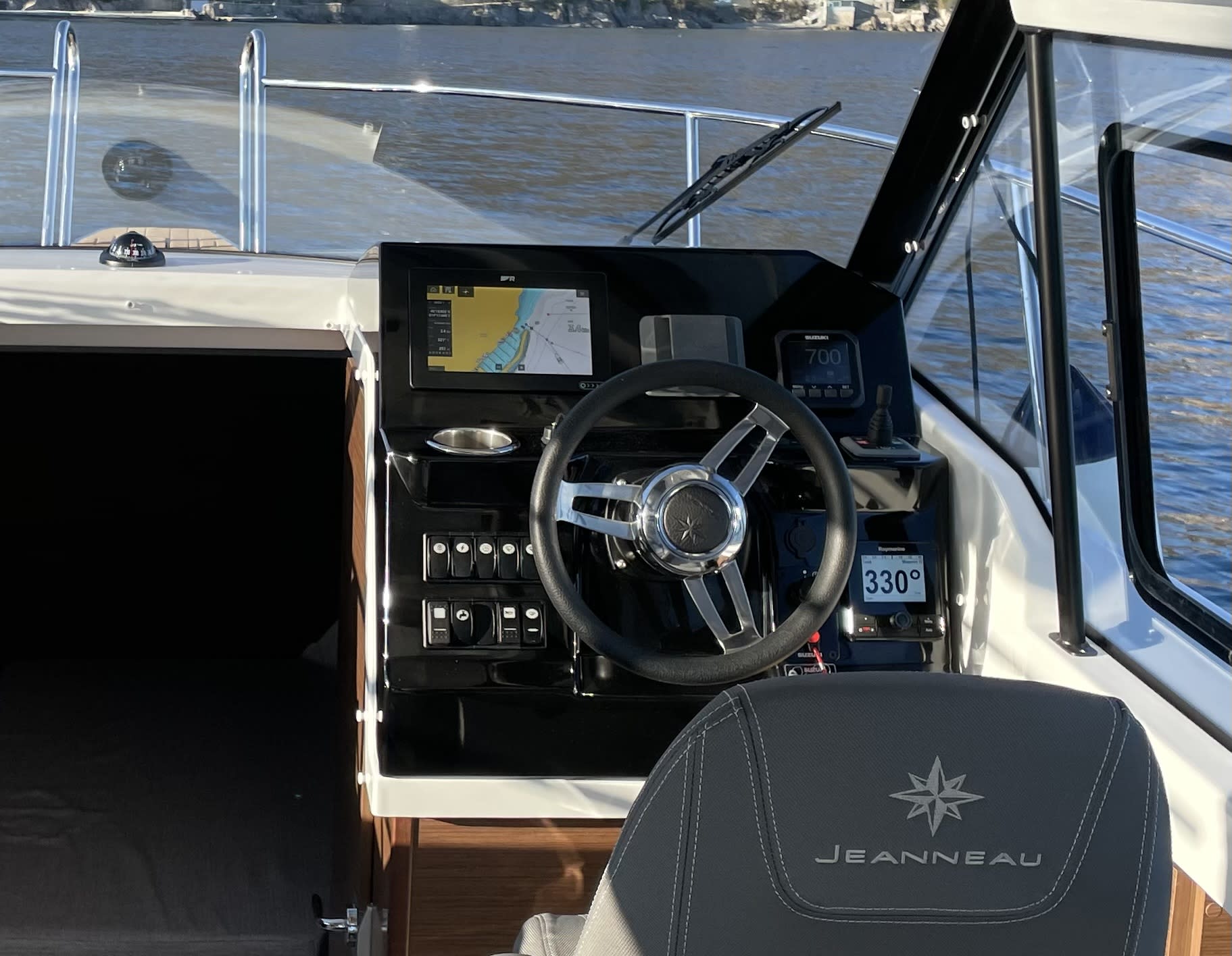 Franka Merry Fisher 795 amarrado en Ičići / ACI Marina Opatija