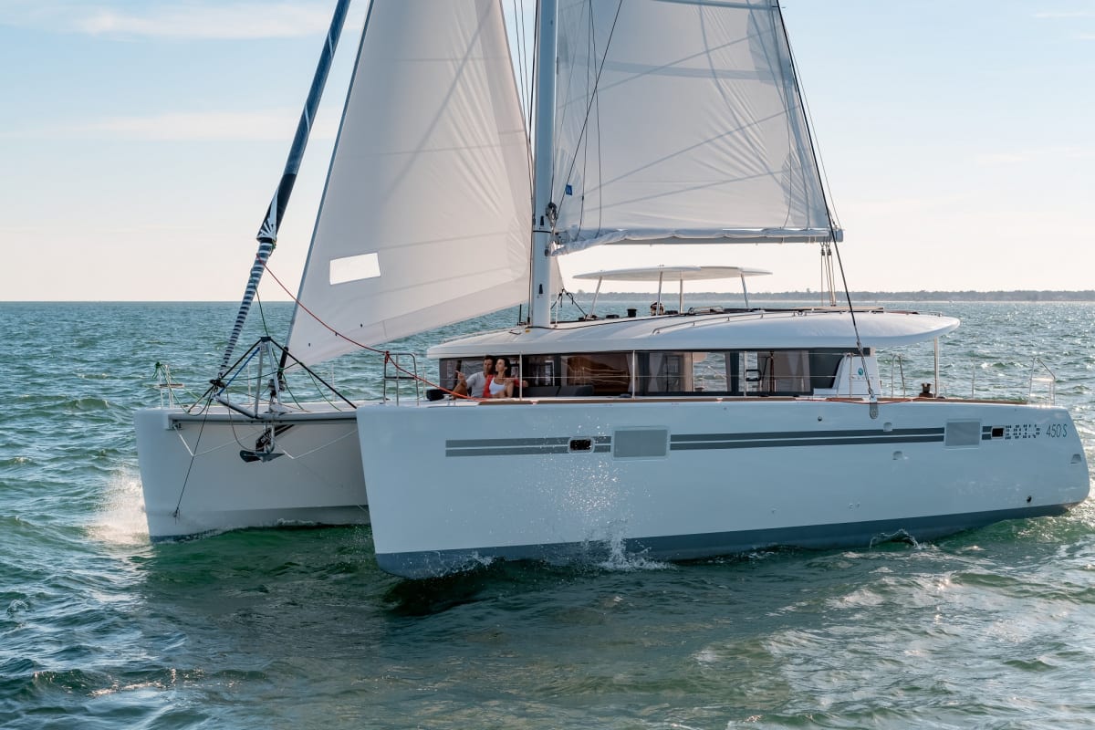 Remire Lagoon 450 Sport vor Anker in Mahe, Victoria / Eden Island Marina