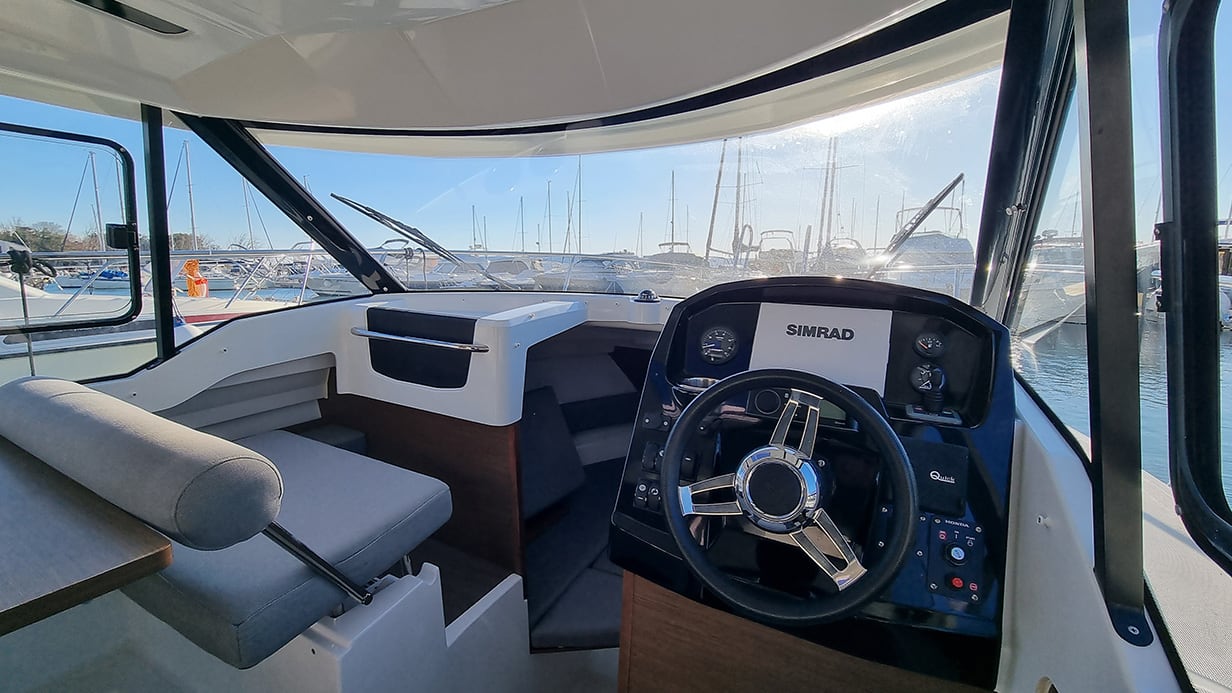 Nixi Merry Fisher 795 amarrado en Marina Zadar
