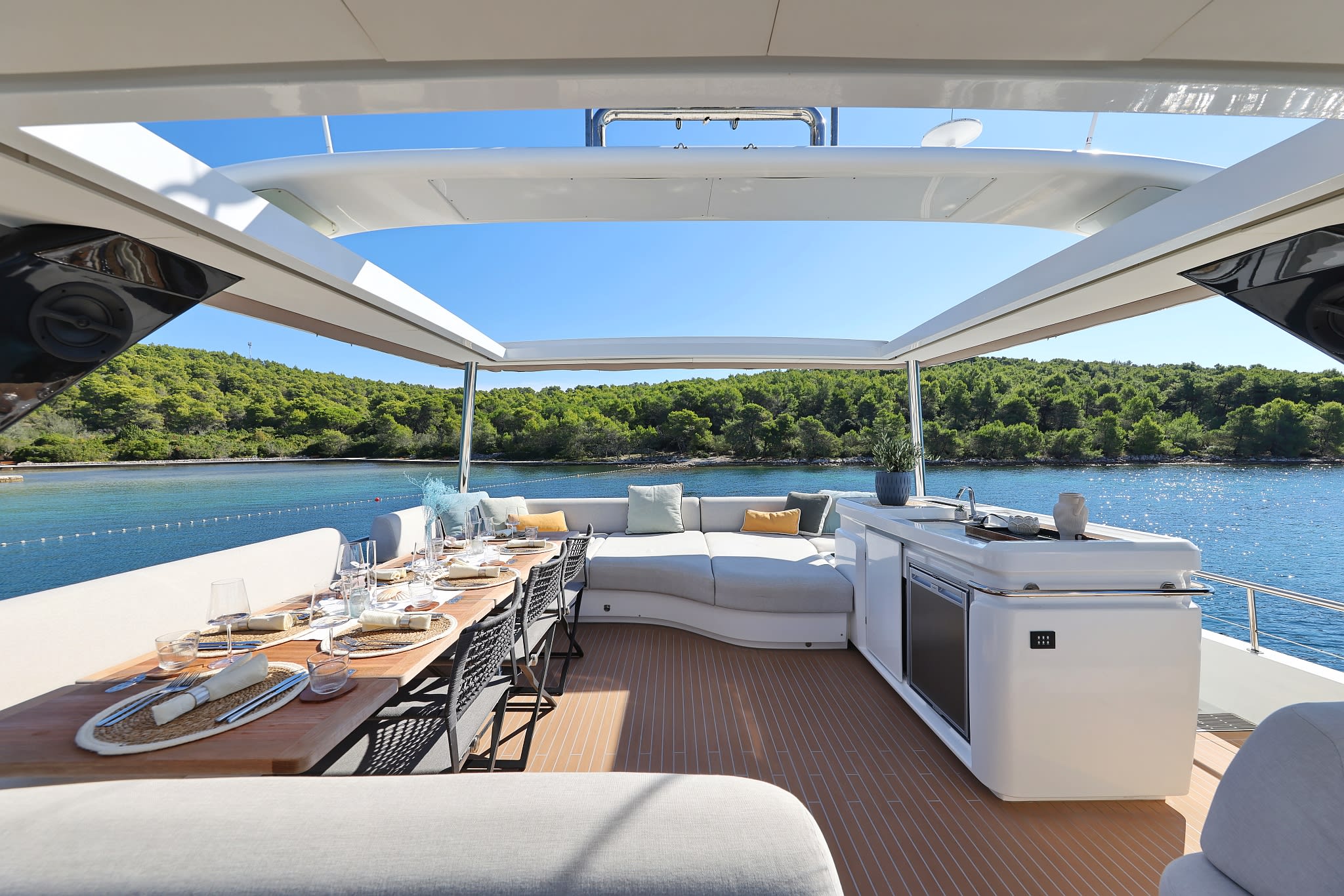 MASTERMIND Lagoon Sixty 7 біля причалу Port of Split / West Harbour