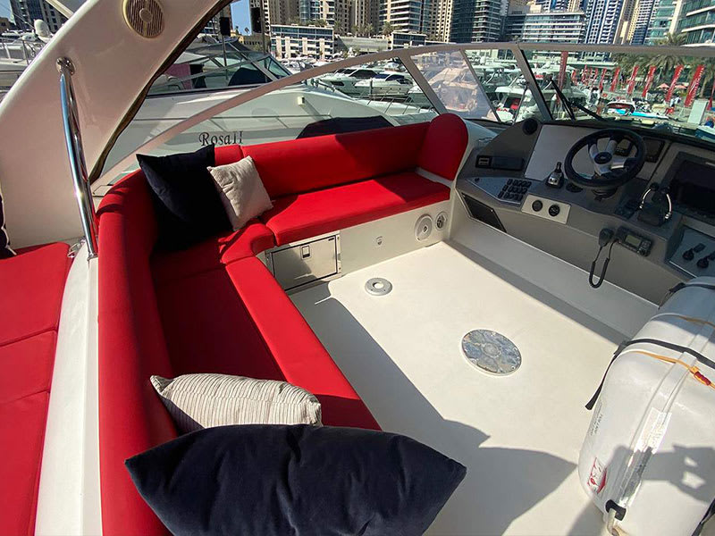 Cruiser 47 Cruiser 47 Fly amarrado en Dubai Marina Yacht Club