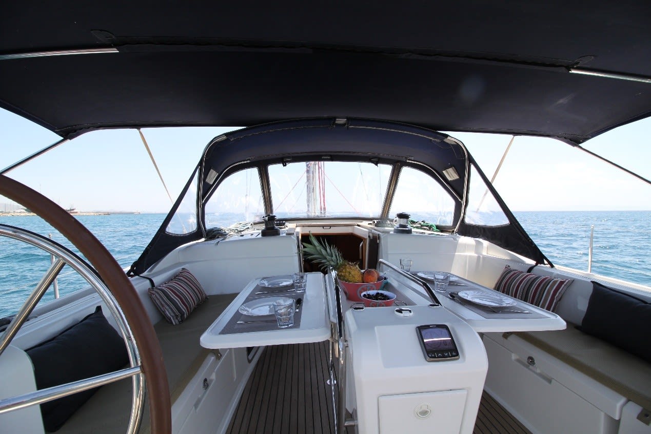 Jester - (A/C - Generator - Refit 2022) Sun Odyssey 509 біля причалу Athens / Alimos Marina