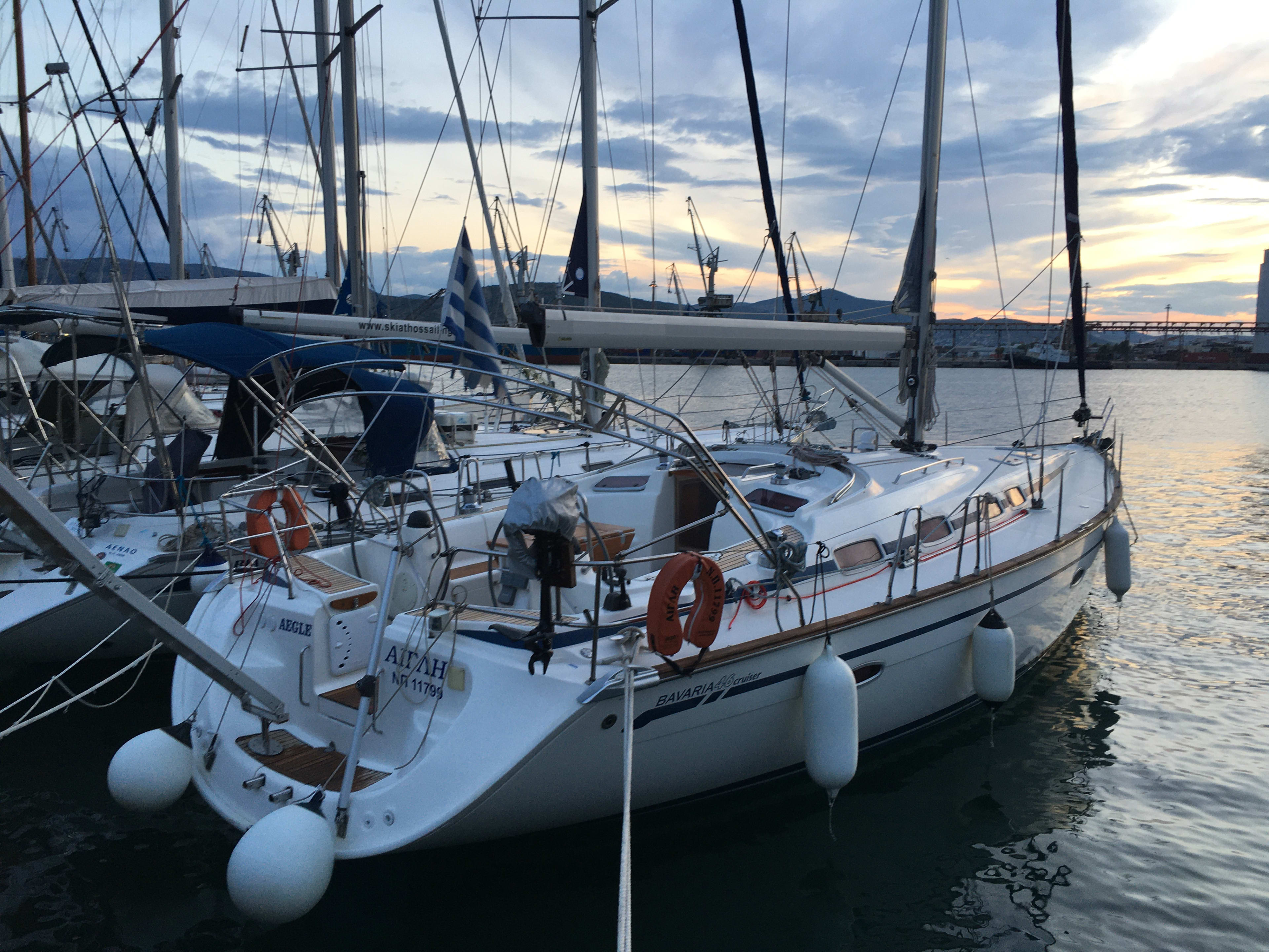 Aegle Bavaria 46 Cruiser біля причалу Port of Volos