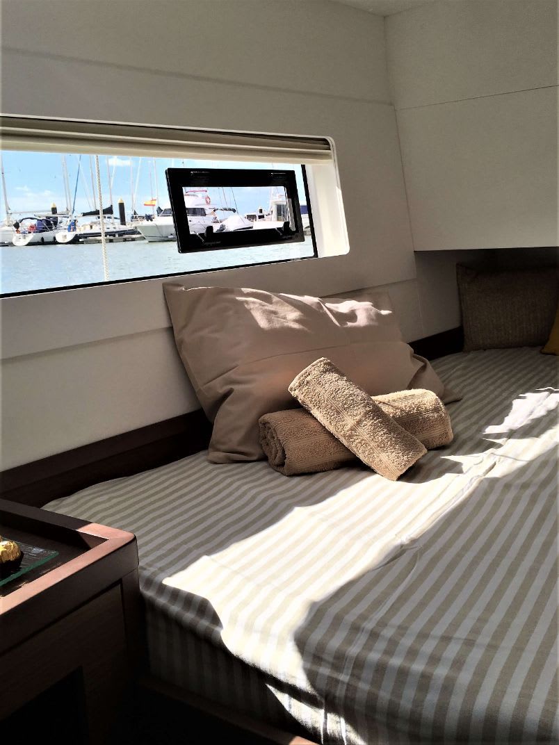 Kat 40 Lagoon 40 amarrado en Puerto Vallarta, Jalisco / Marina Vallarta