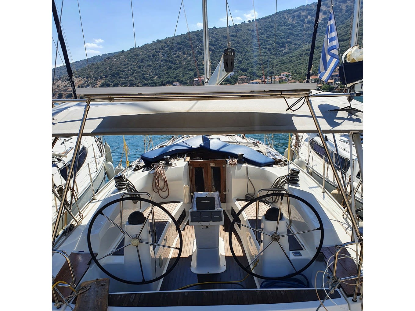 Vlassis Bavaria 40 amarrado en Lefkada / Port of Lefkas