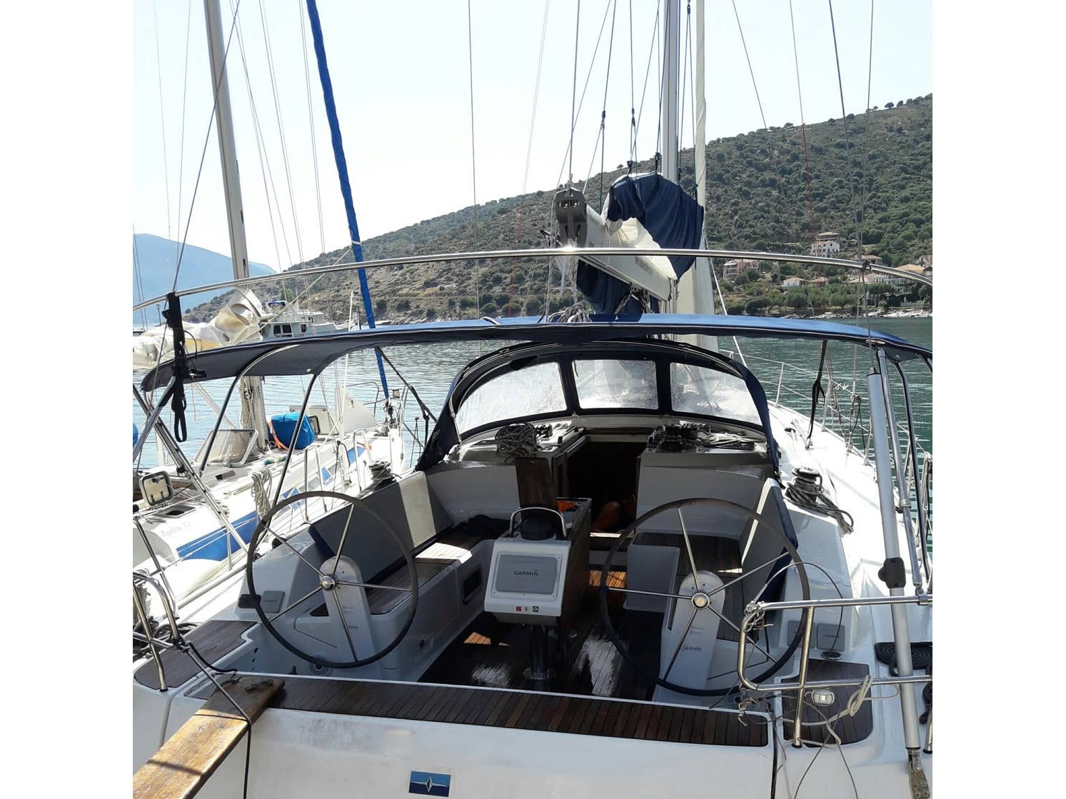 Cpt JOHN Bavaria 46 amarrado en Lefkada / Port of Lefkas