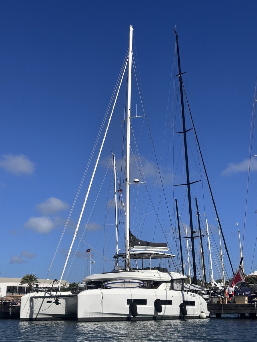 MAUI (GND) Lagoon 55 amarrado en St. George's / Grenada Yacht Club