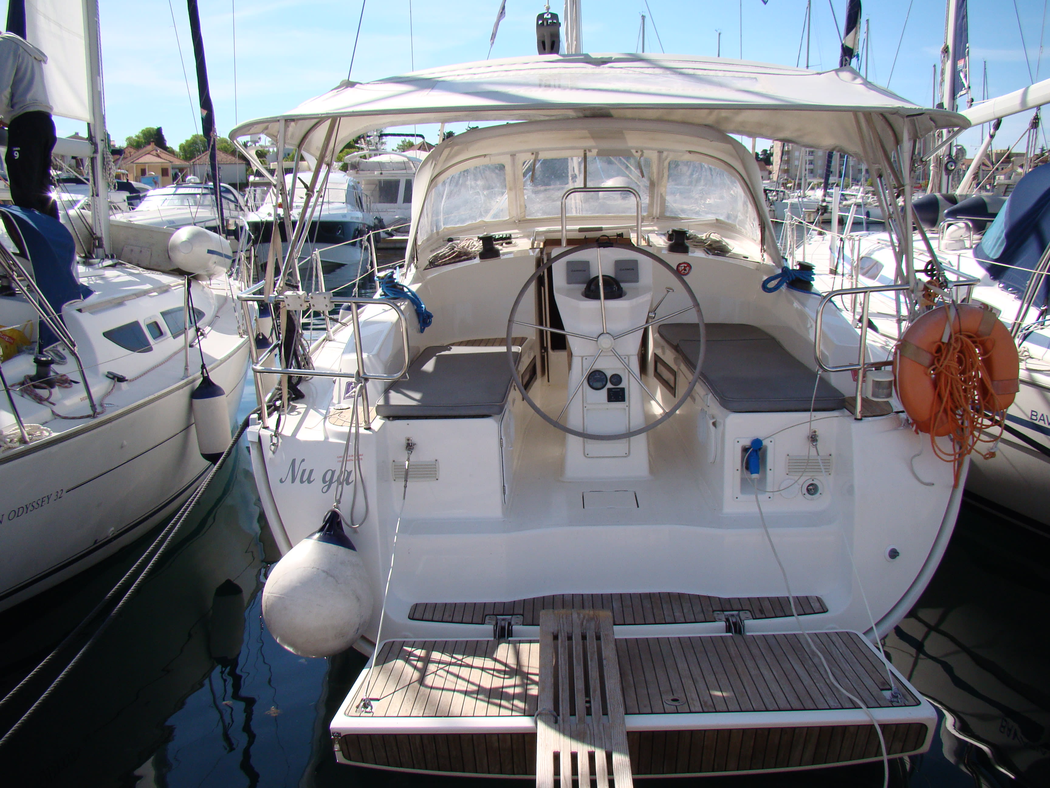 NU GA Bavaria Cruiser 36 біля причалу Biograd / Marina Kornati