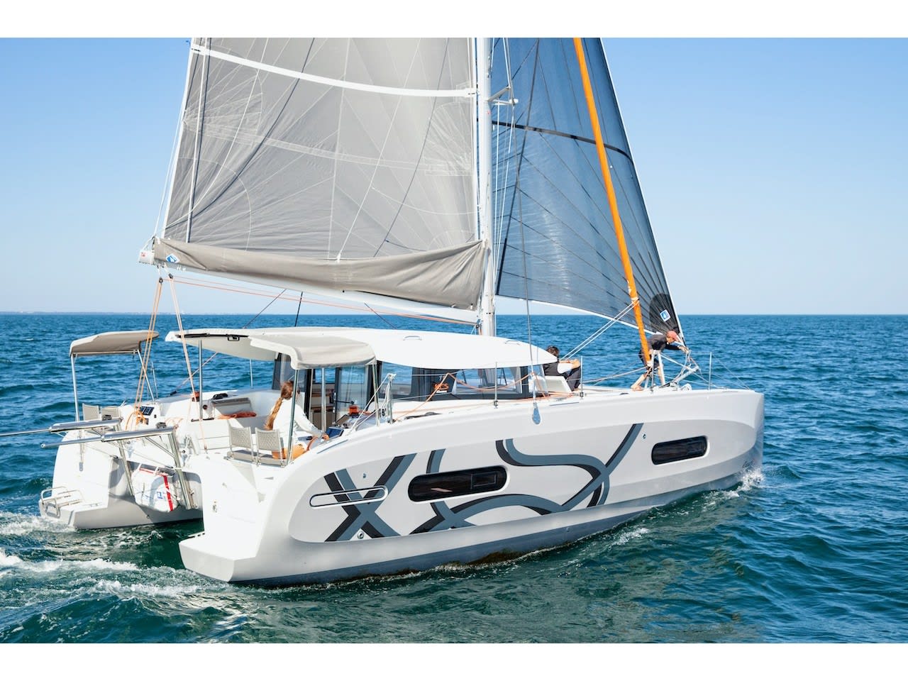 Gold Kiss Excess 11 amarrado en ACI Marina Pula