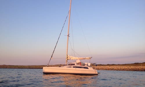 Smiley Maldives 32 moored at Arzon / Port du Crouesty