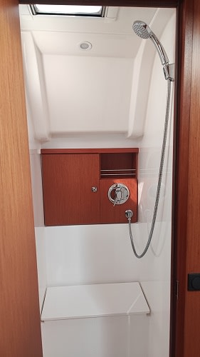 Seawalker Bavaria 51 Cruiser amarrado en Fethiye / Yacht Classic Hotel