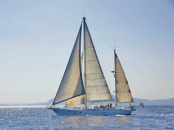 Comfort Gulet vor Anker in Marina di Procida