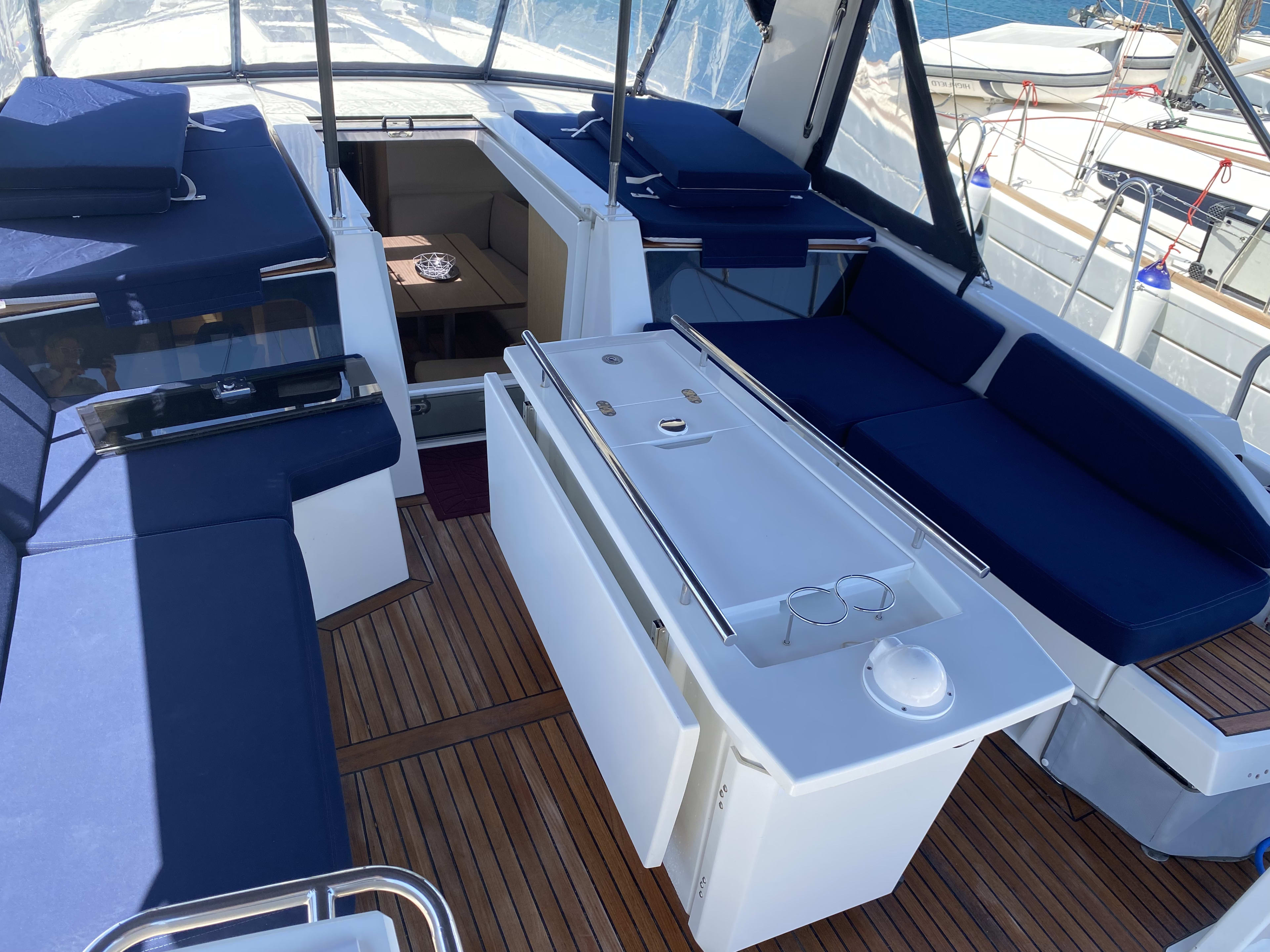 Ferro Azzurro Oceanis 46.1 vor Anker in Portisco / Cala dei Sardi