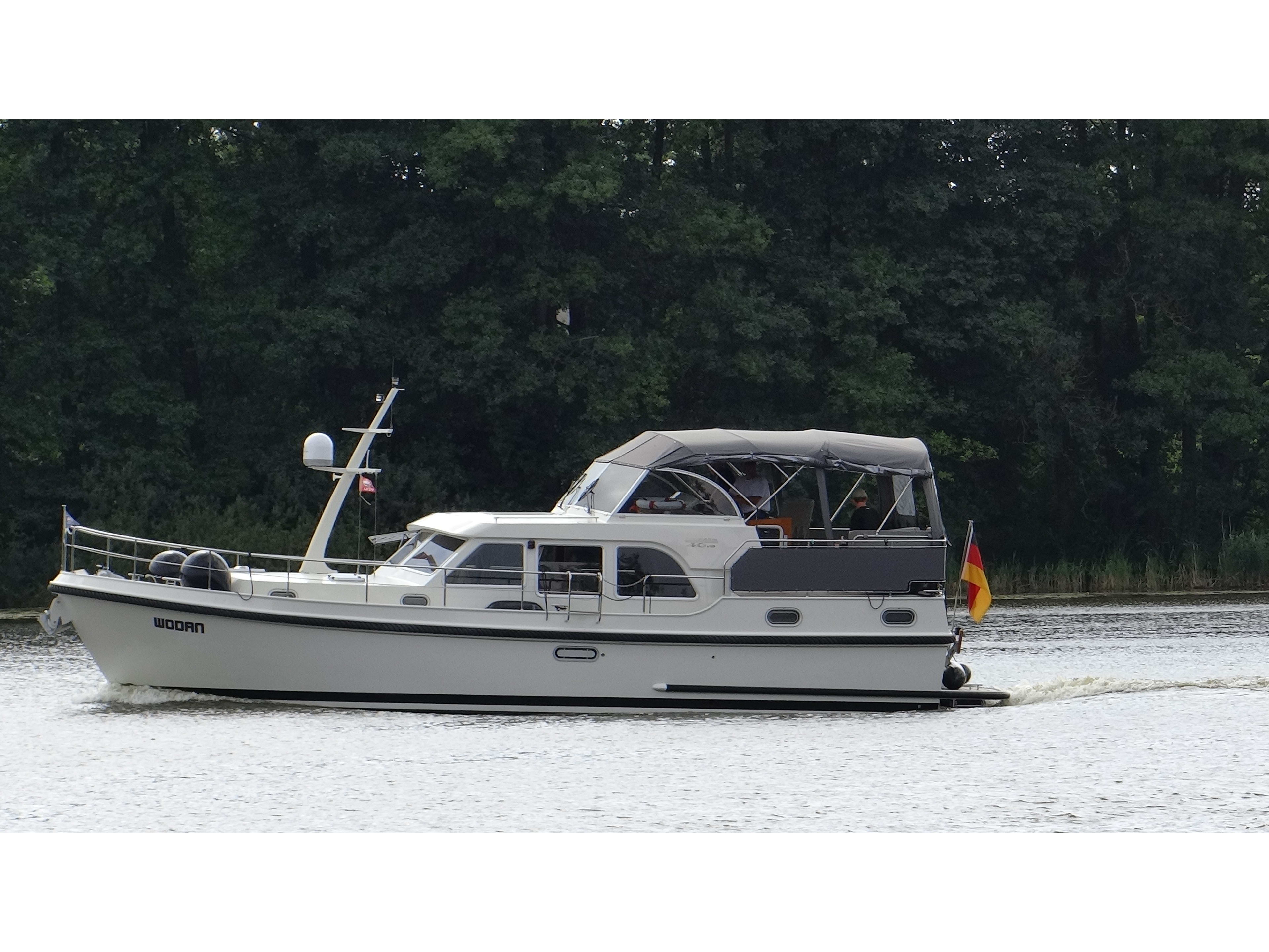 Wodan (Sa) Linssen Grand Sturdy 40.9 AC moored at Jachthafen Mirow