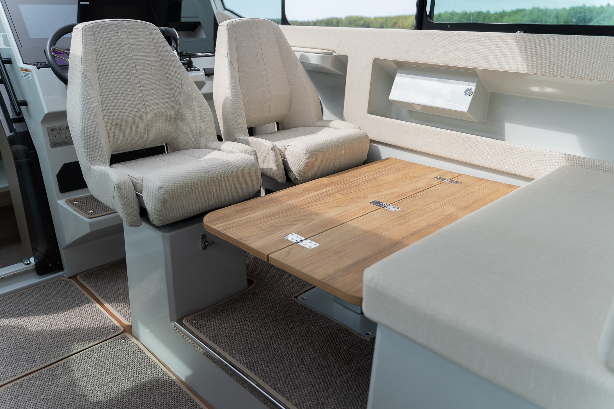 Aria Saxdor 320 GTC vor Anker in D-Marin Marina Gouvia